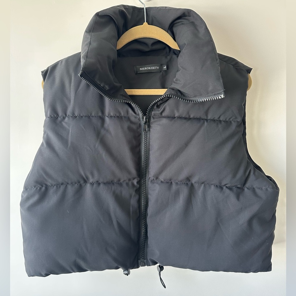 Cropped puffer Vest, black size Large